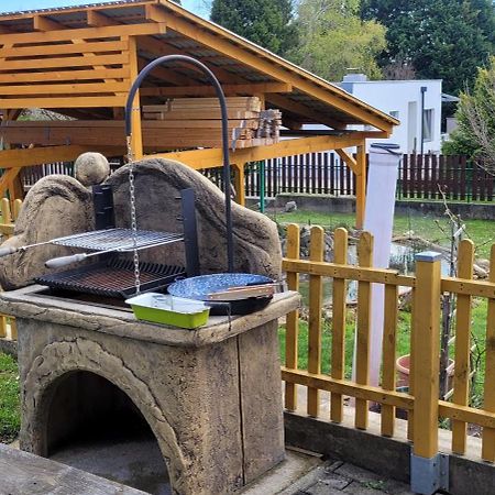Krisztián Apartmanház Vonyarcvashegy Exterior foto