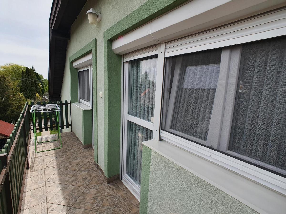 Krisztián Apartmanház Vonyarcvashegy Exterior foto